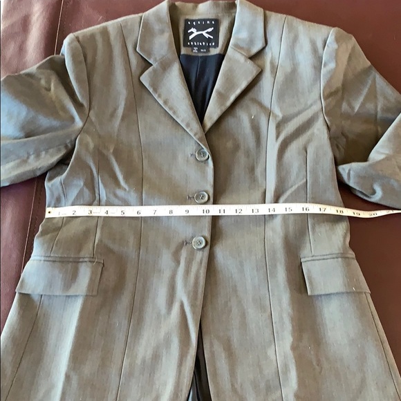 Equine Athletics Hunt Coat - Picture 7 of 8